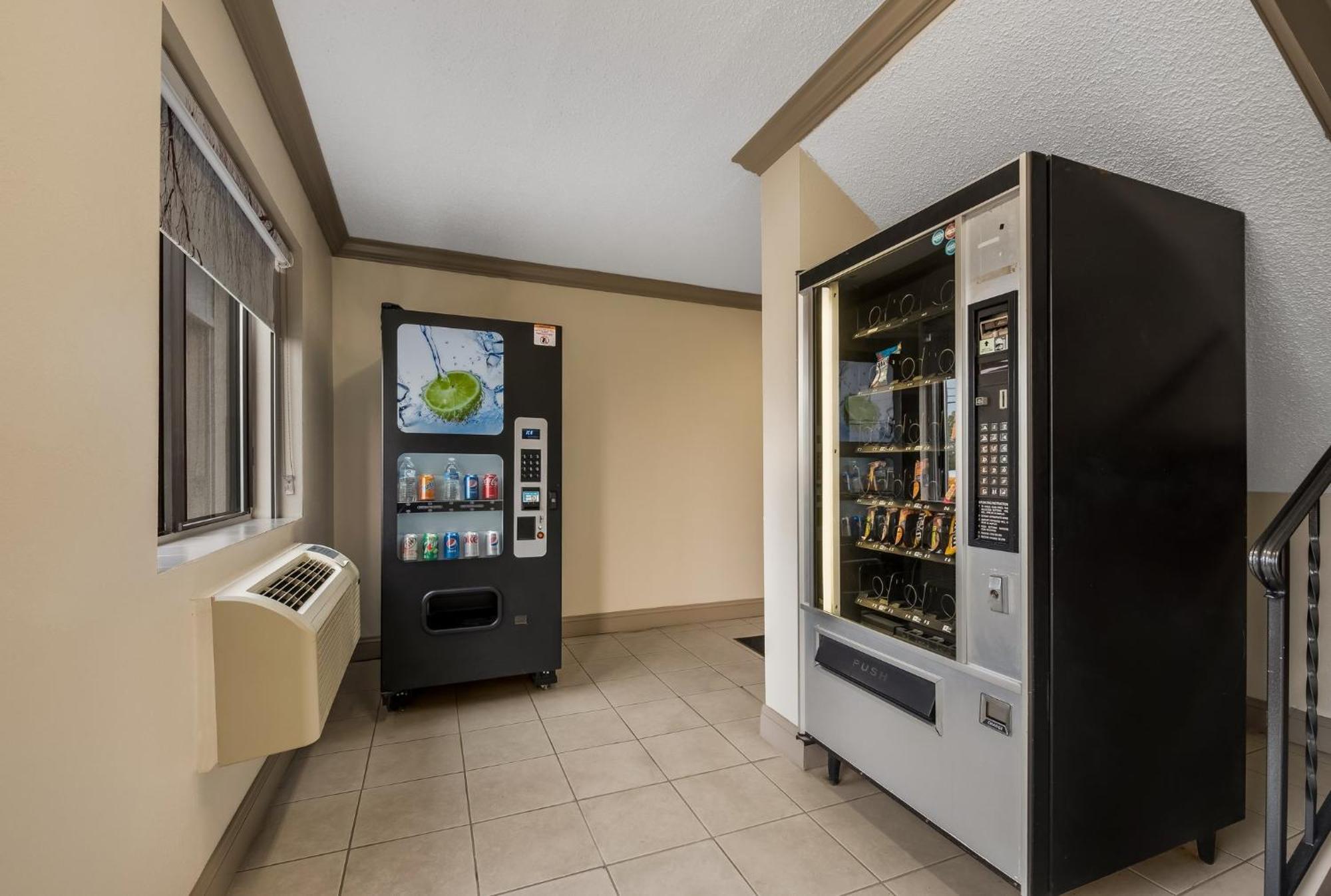 Red Roof Inn & Suites Vineland - Buena Екстериор снимка