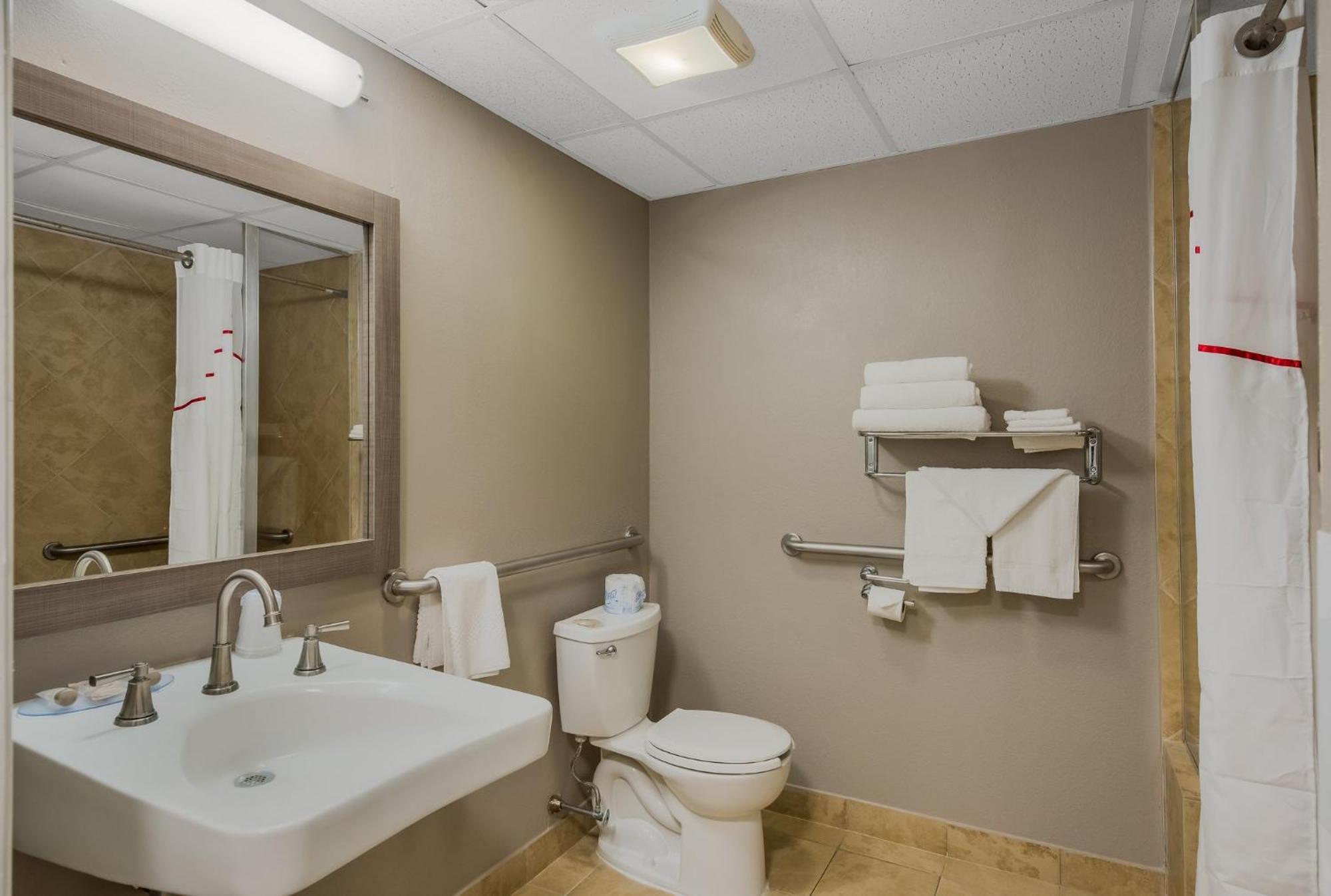 Red Roof Inn & Suites Vineland - Buena Екстериор снимка