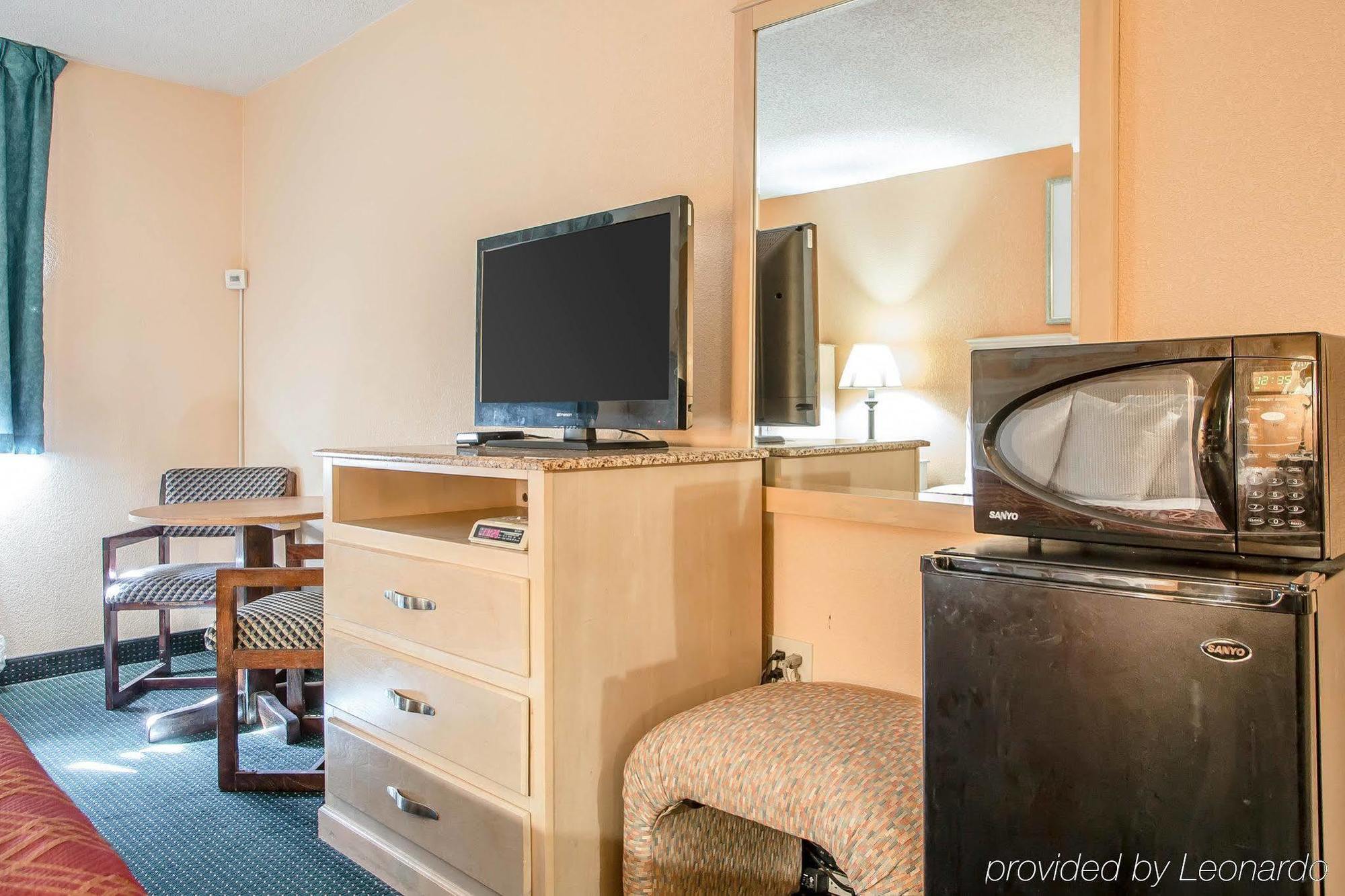 Red Roof Inn & Suites Vineland - Buena Екстериор снимка